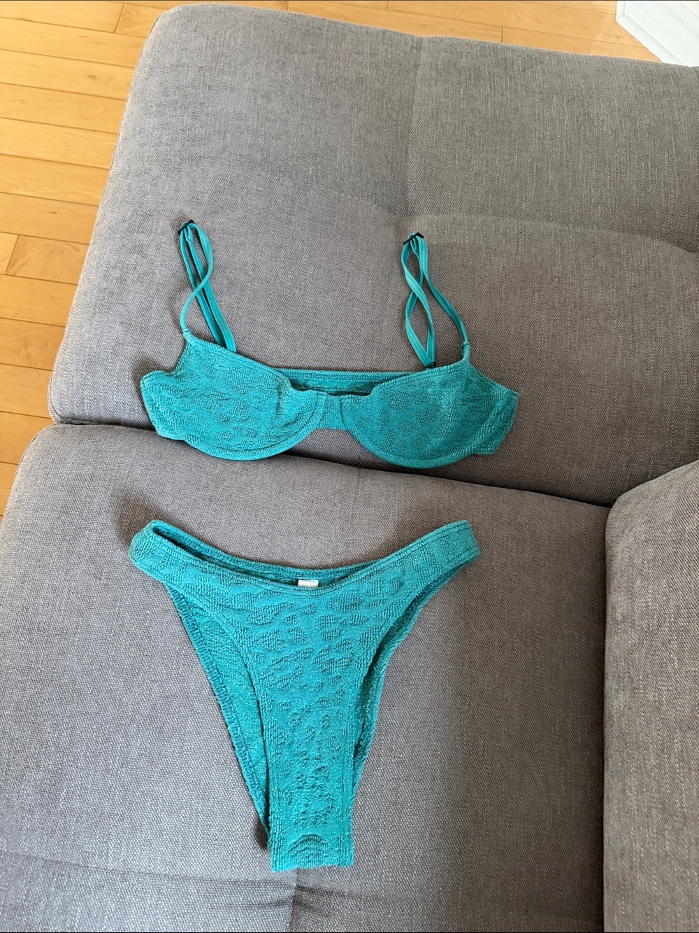 bond-eye bikini
